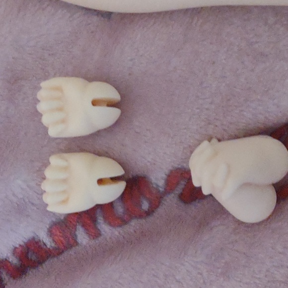 Puyoo kumako doll parts two legs with feet, hands, and eyes of different sizes - Picture 4 of 6